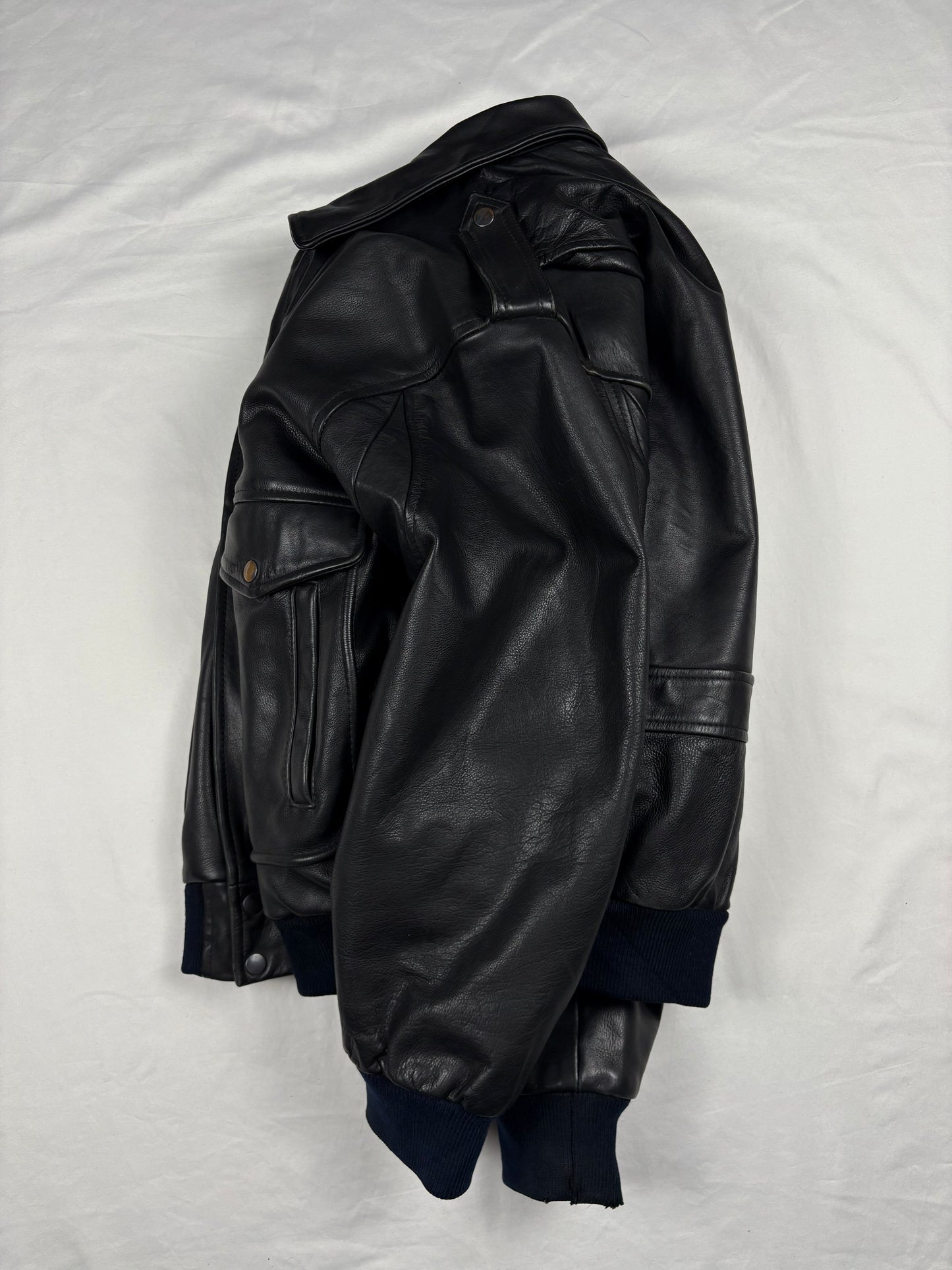 True Vintage 80s A-2 Fur Lined Black Aviator Leather Jacket (M)