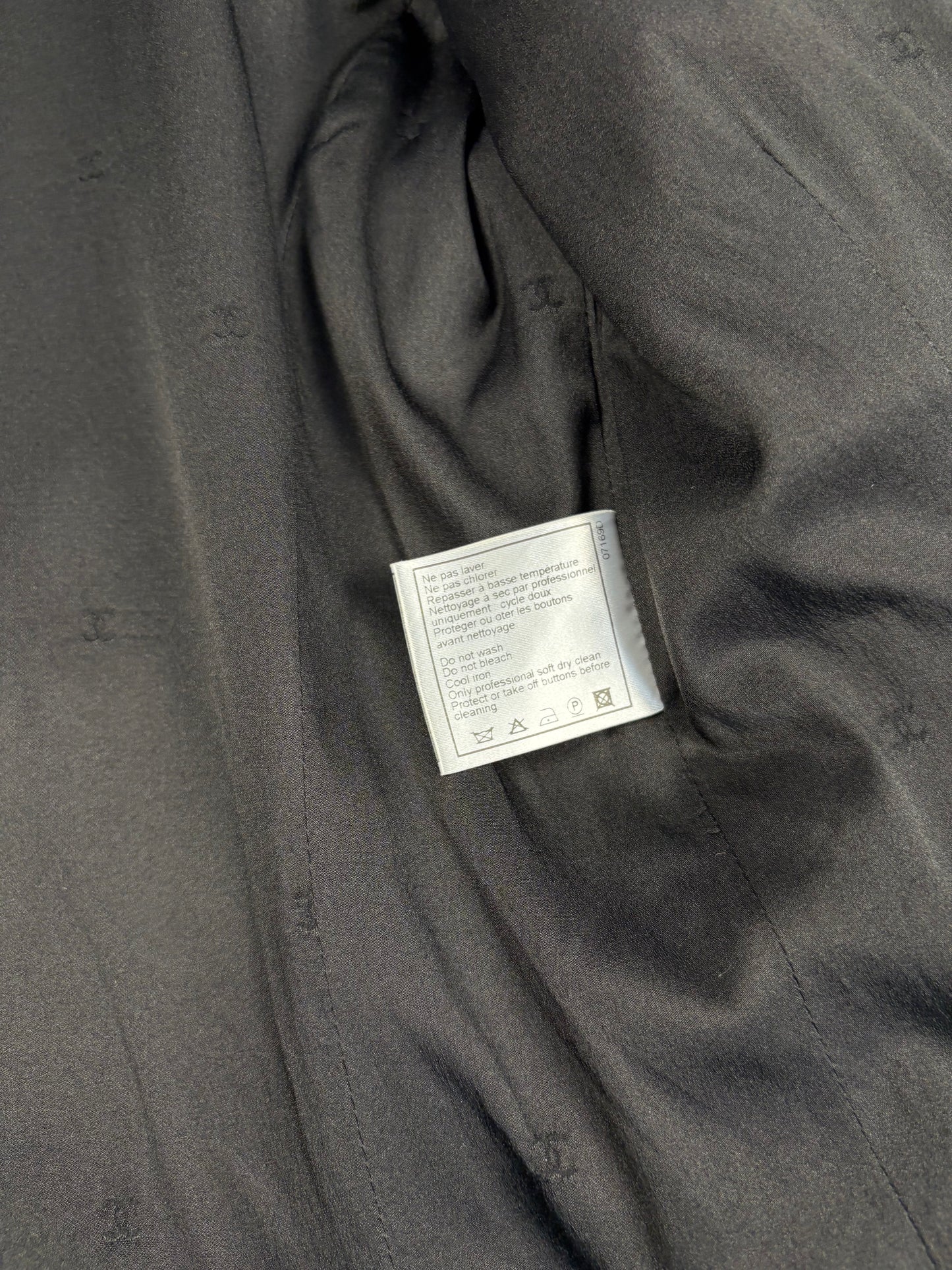 Vintage Chanel Boutique 90s Black Satin Blazer (women's M)