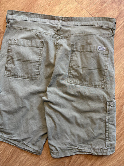 Vintage Levi's Khaki Green Grid Stop Cargo Shorts (36w)
