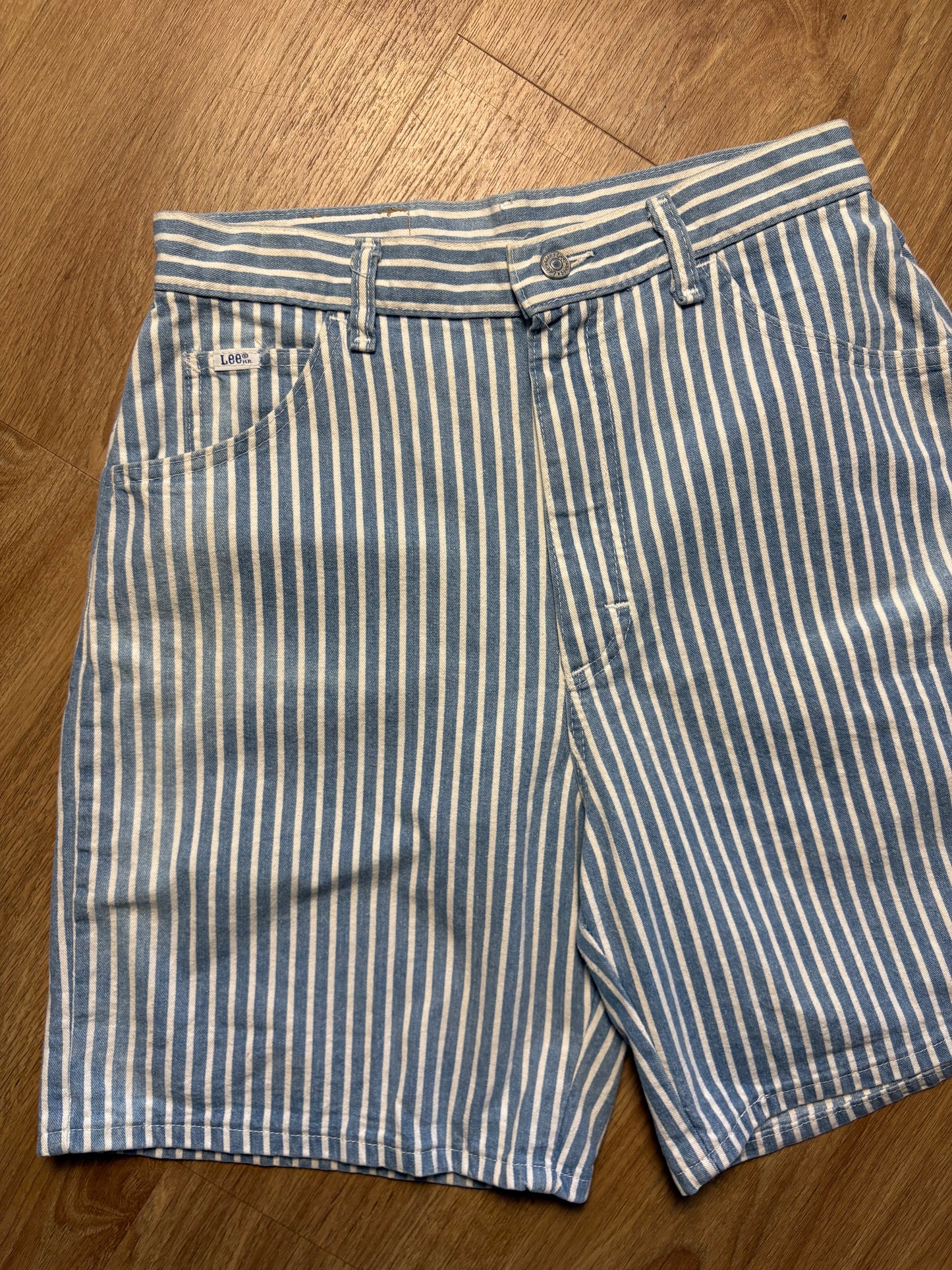 Vintage LEE Light Blue Pinstripe Wide Leg Cotton Shorts (30w)