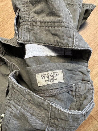 Vintage Wrangler Khaki Green Multi-pocket Cargo Shorts (32w)