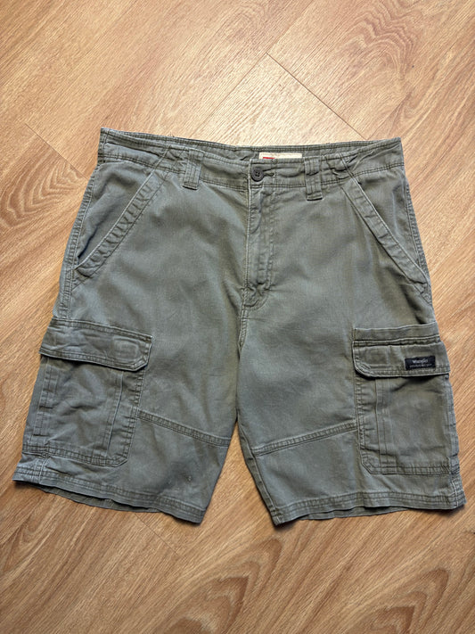 Vintage Wrangler Khaki Green Cargo Shorts (36w)