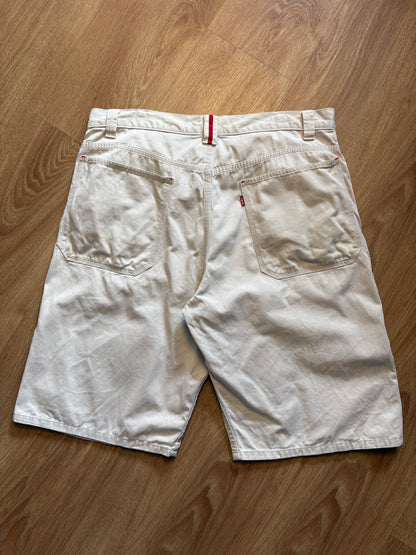 Vintage Levi's Beige Baggy Canvas Shorts (36w)