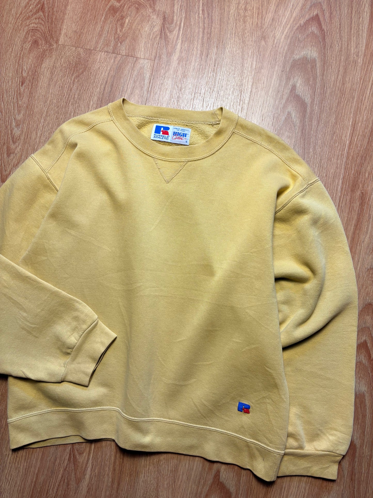 Vintage Russell Athletics Light Yellow Heavyweight Sweatshirt (S)