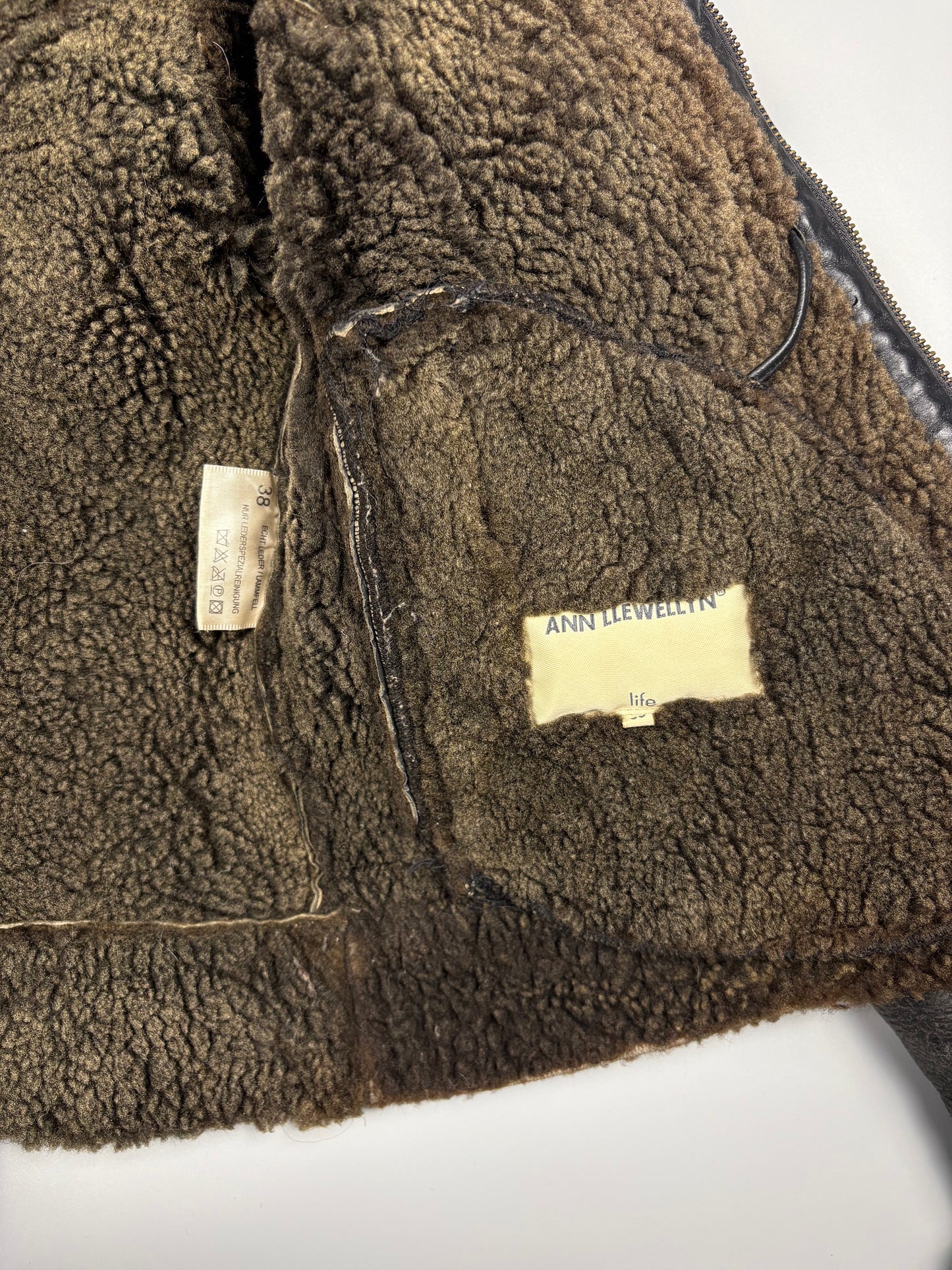 Vintage 1980s Shearling Lined Sheepskin Aviator Leather Jacket (women's M)