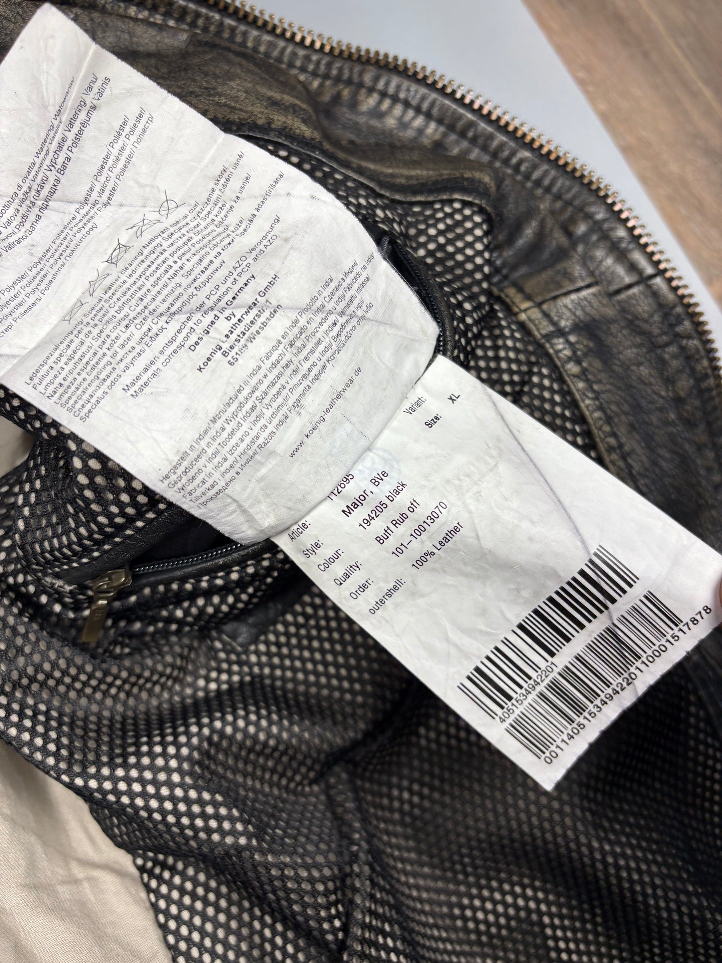 Vintage 1990s Trapper Patch Dark Wash Leather Jacket (L)