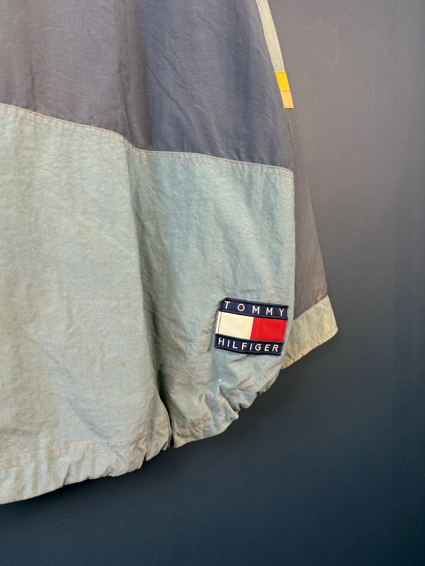 Vintage Tommy Hilfiger Boardsports Snowboarding Jacket (XL)