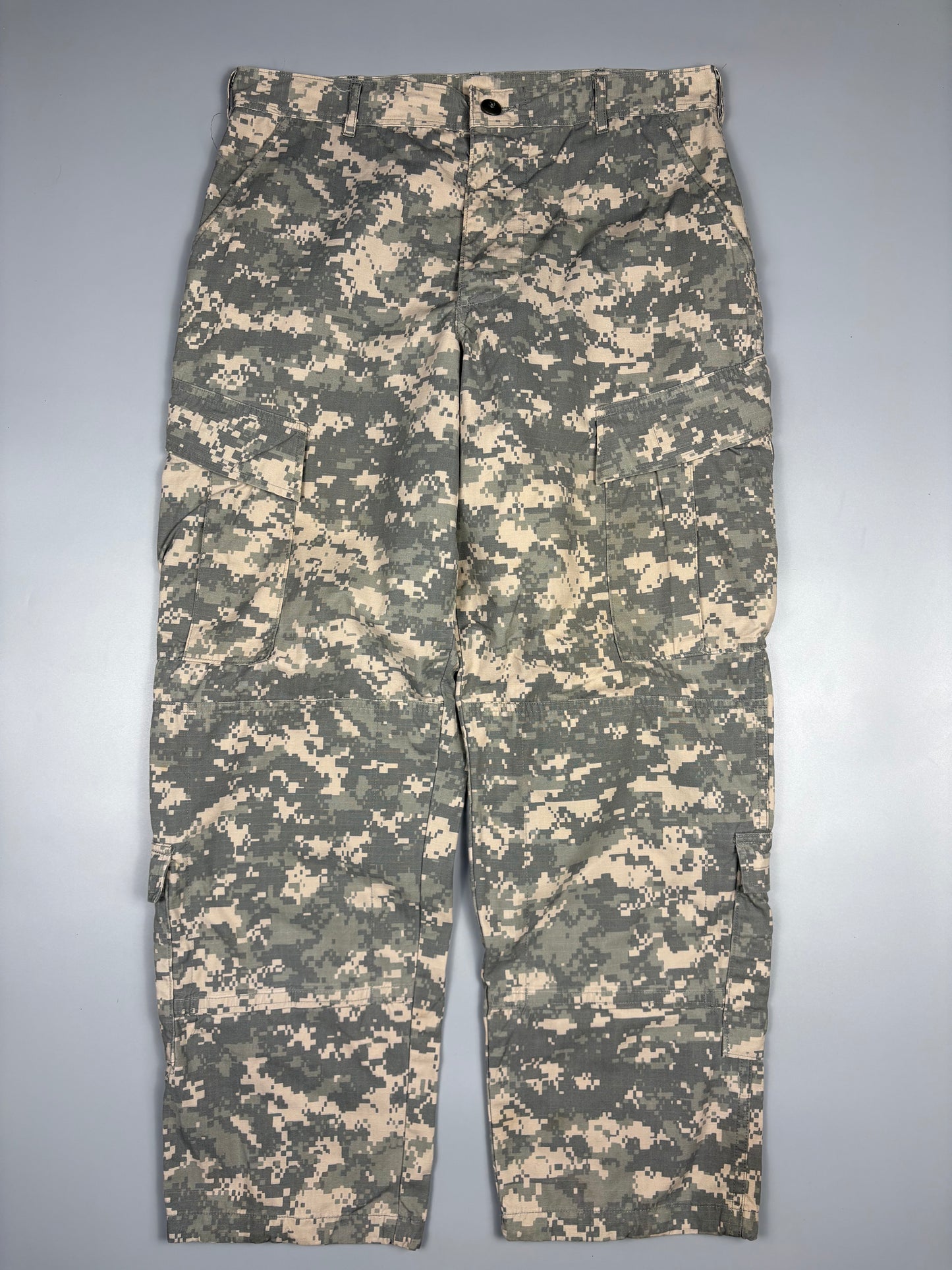Vintage US Army Digi-Camo Technical Cargo Trousers (32x30)