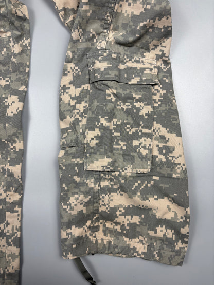 Vintage US Army Digi-Camo Technical Cargo Trousers (32x30)