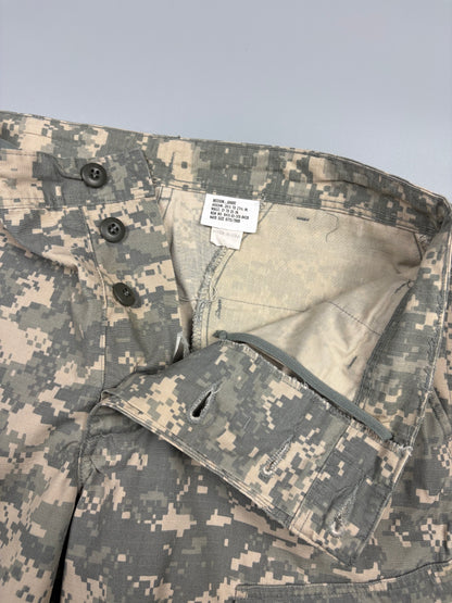 Vintage US Army Digi-Camo Technical Cargo Trousers (32x30)