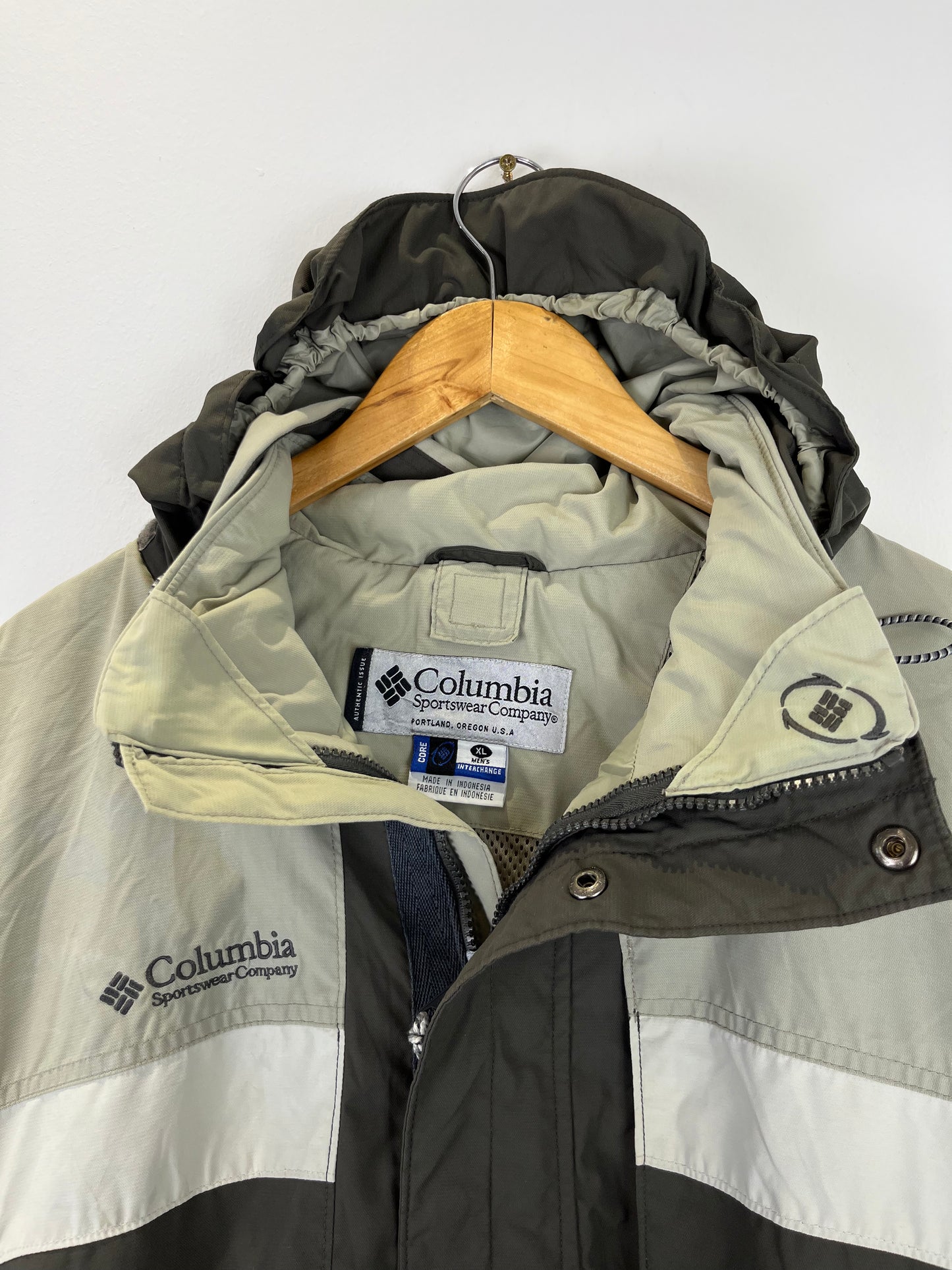 Vintage Columbia Sportswear Beige / Brown Hooded Waterproof Jacket (XL)