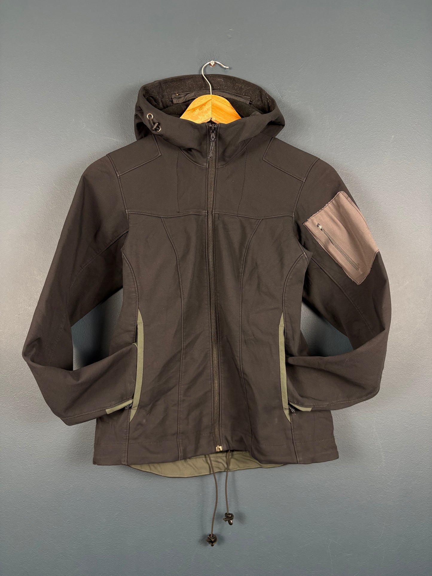 Vintage 90s Arc'Teryx Soft Shell Black + Green Jacket (wmns XS)