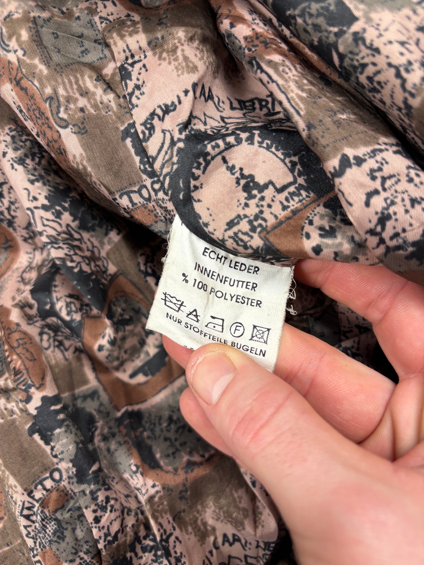 Vintage 1980s 'Out of this World' Embroidered Leather Jacket (L)