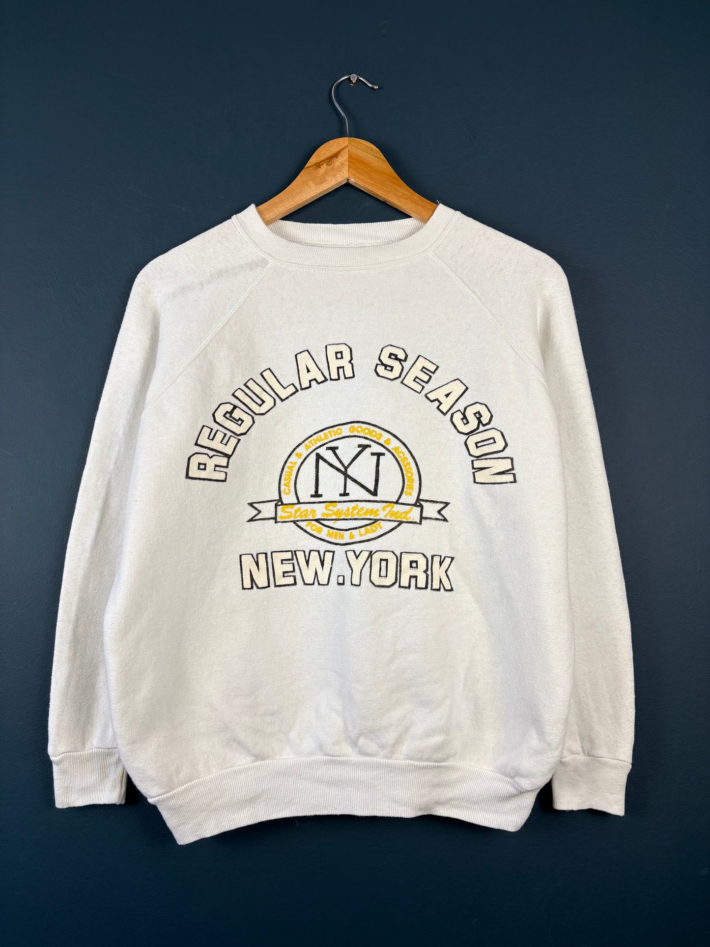 Vintage 1980s New York White Graphic Henley Sweatshirt (wmns M)