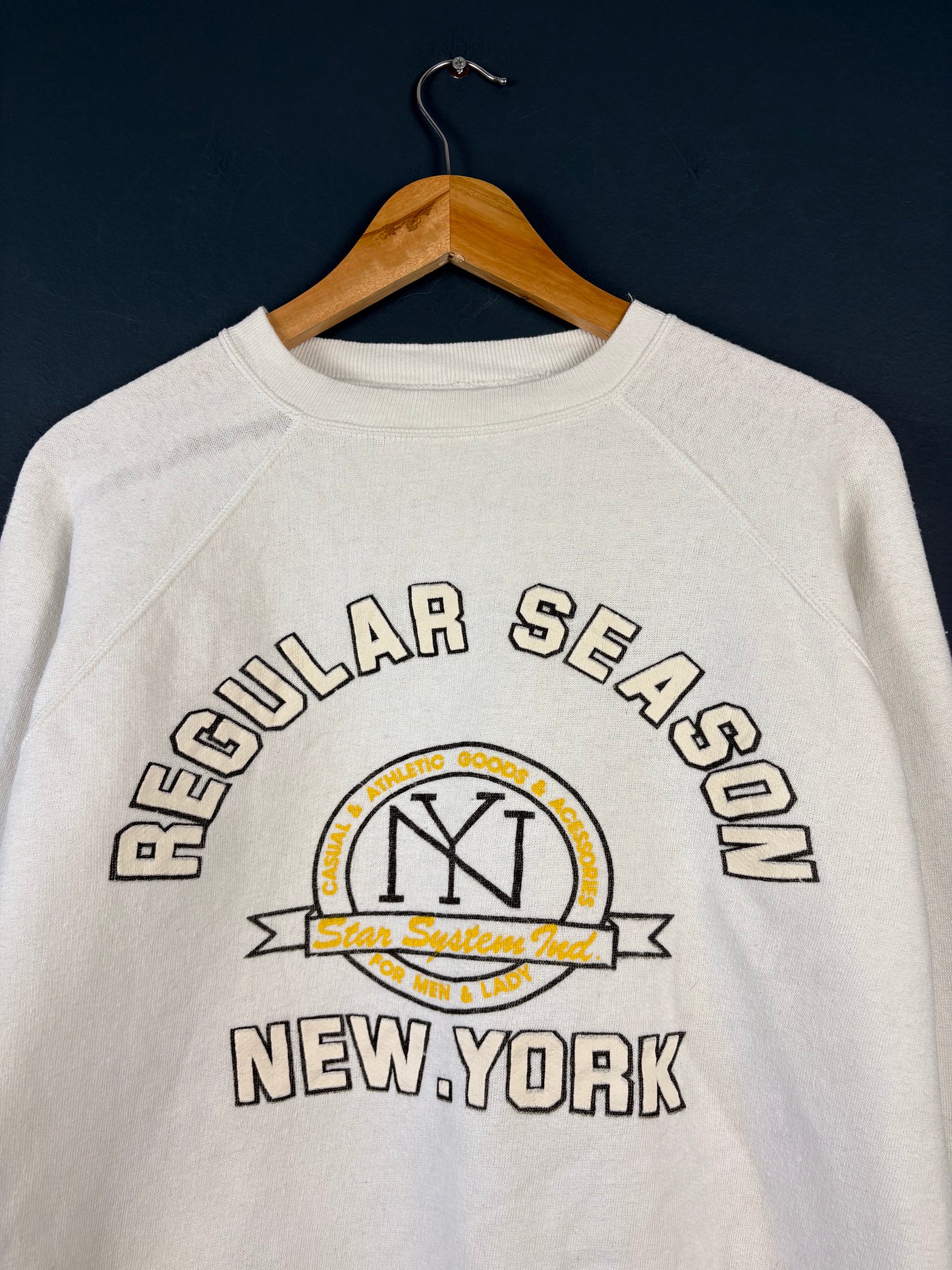 Vintage 1980s New York White Graphic Henley Sweatshirt (wmns M)