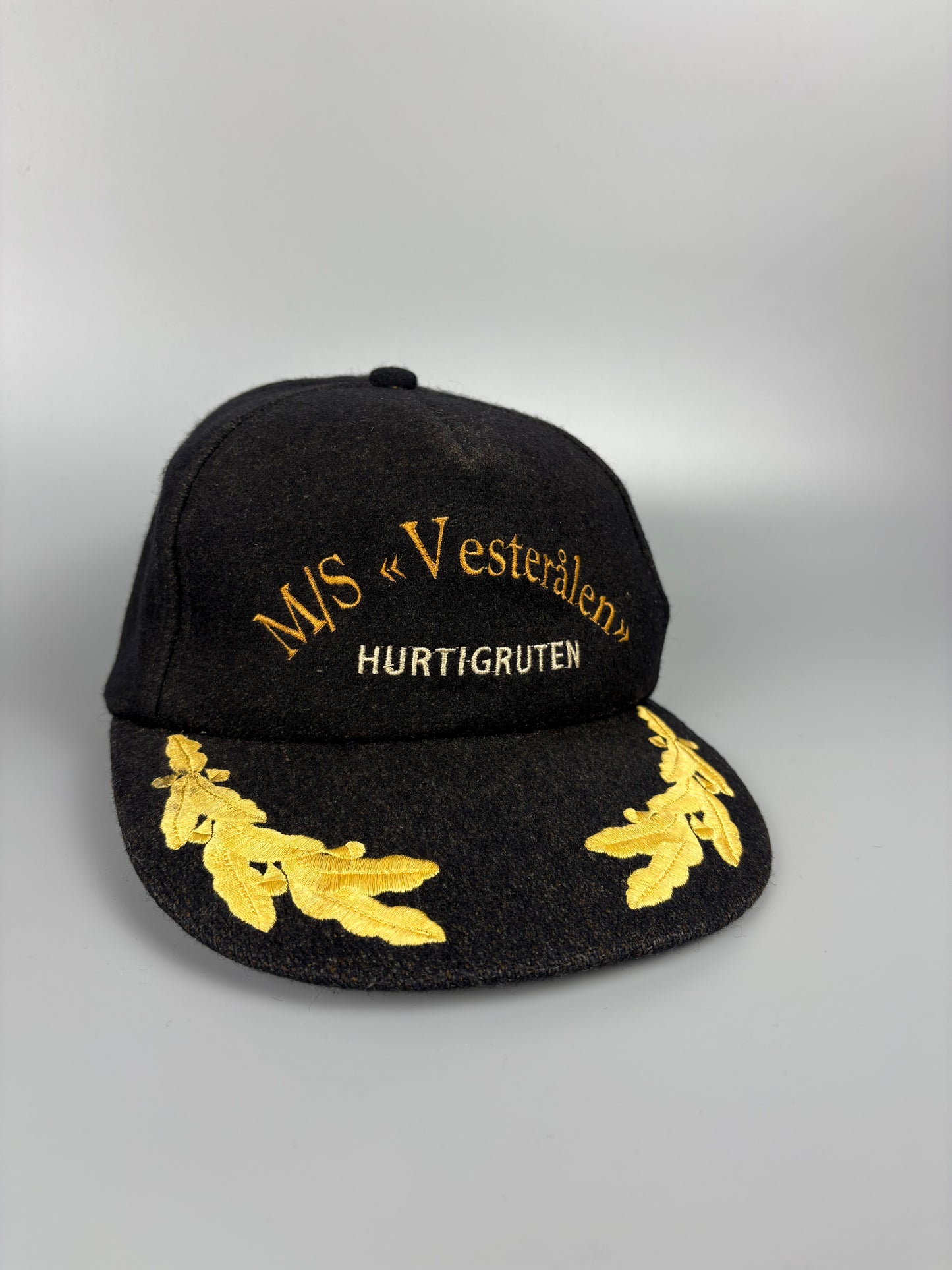 Vintage Gold Leaves Grey Wool Hat