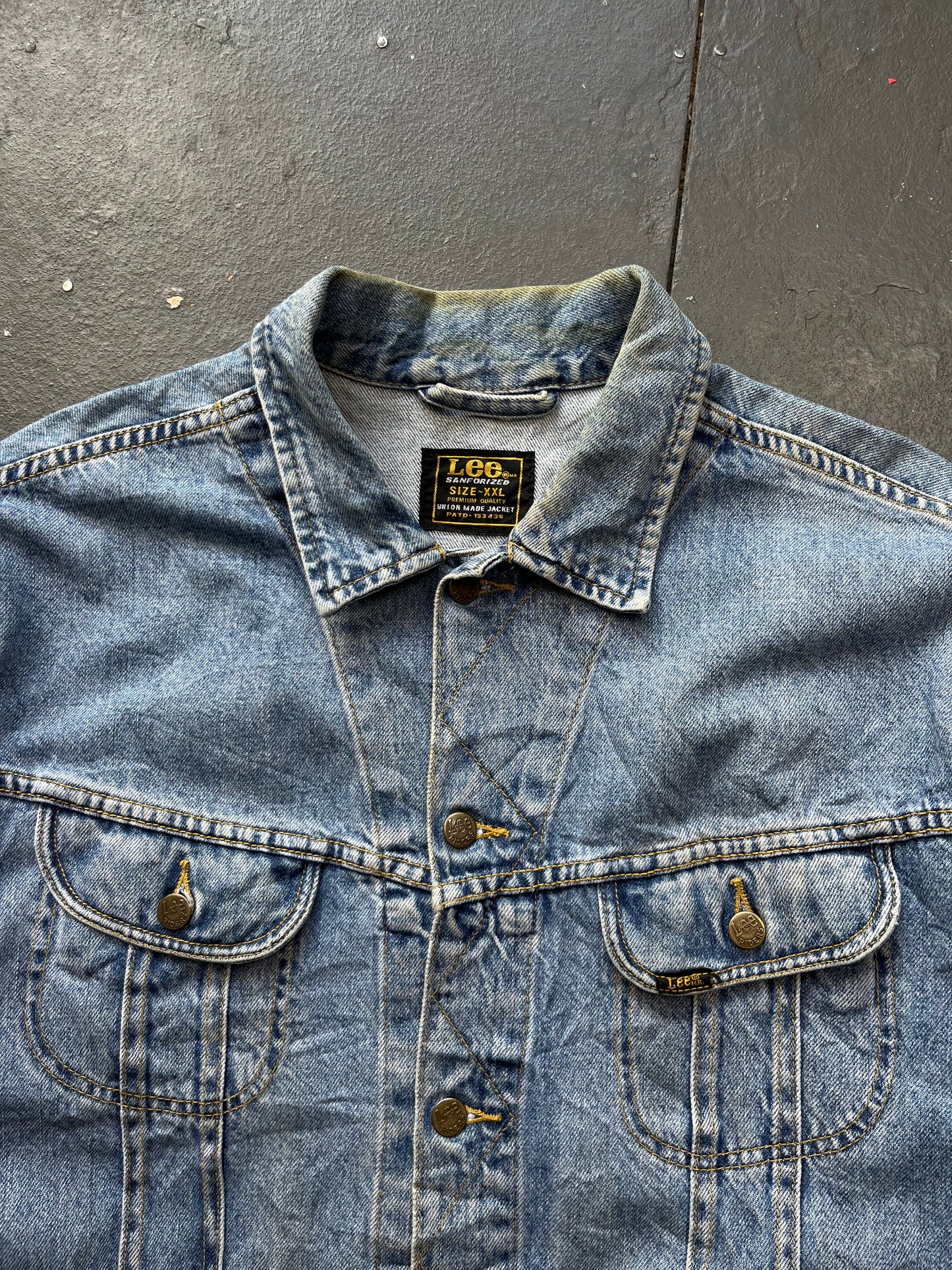 Vintage LEE Light Wash Blue Denim Jacket  [XXL]